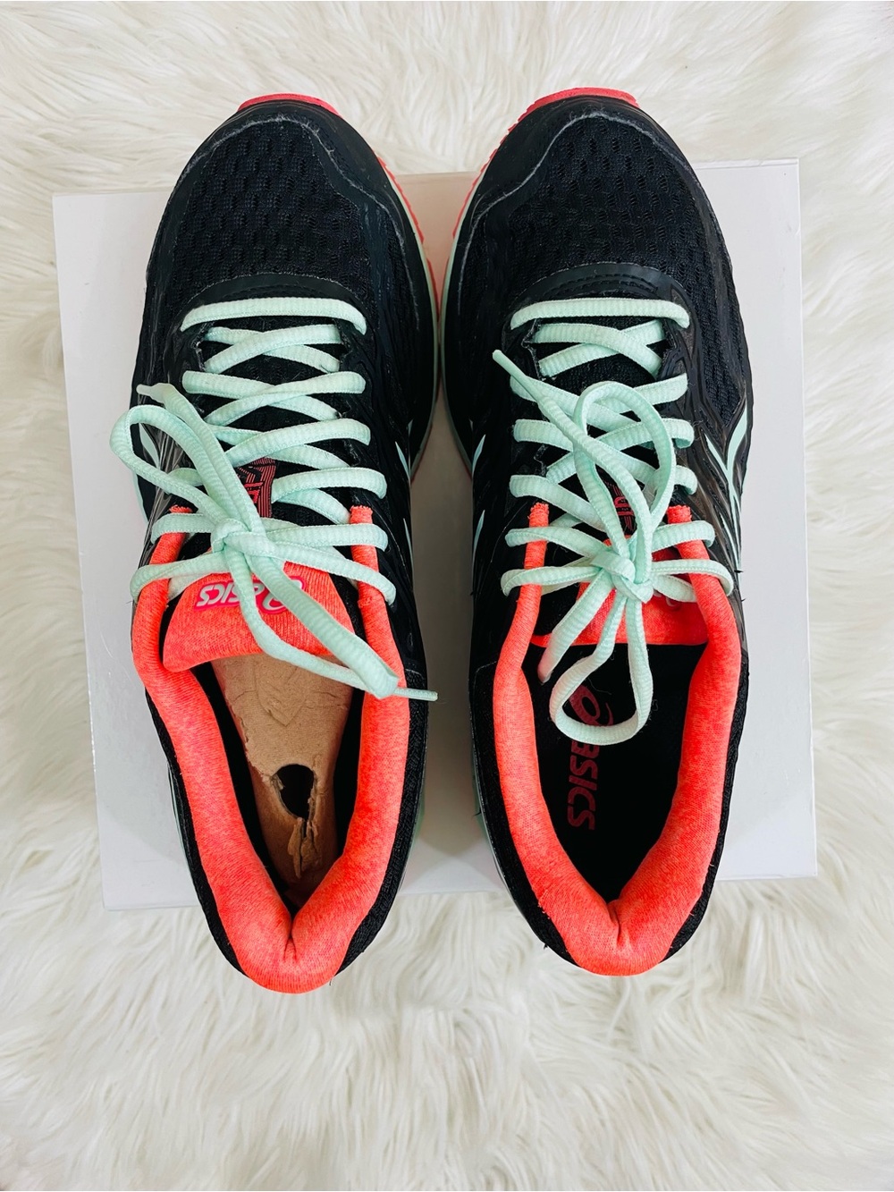 ASICS GT-2000 5 Running Sneakers, EUC
